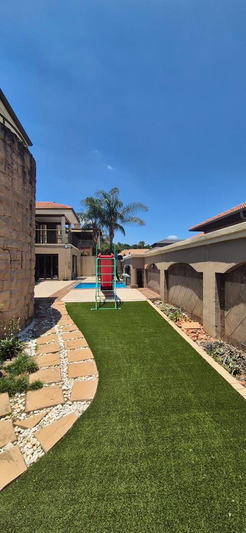 4 Bedroom Property for Sale in Bassonia Gauteng