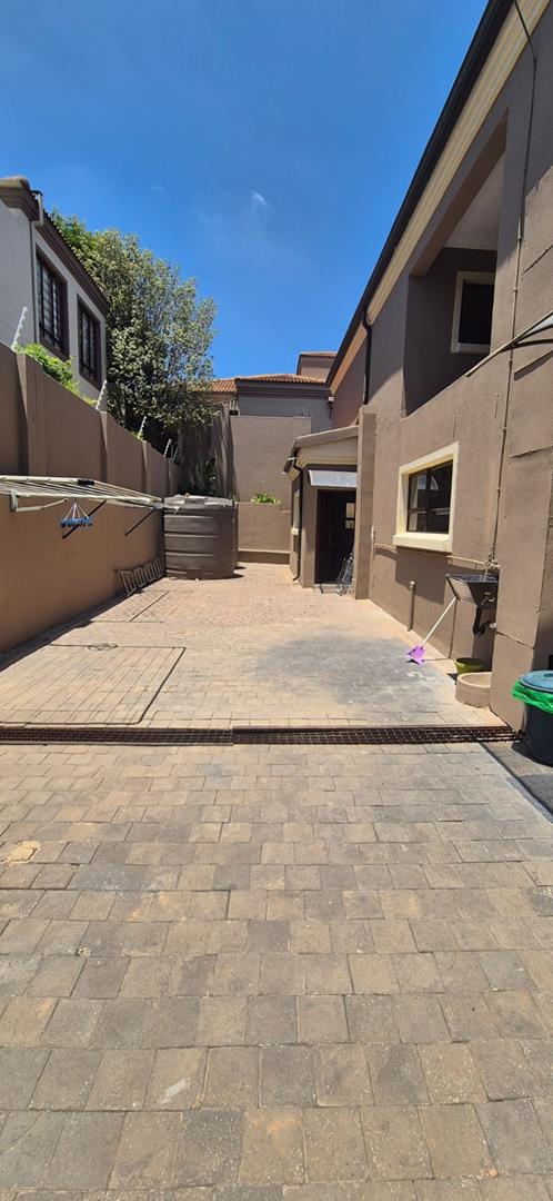 4 Bedroom Property for Sale in Bassonia Gauteng