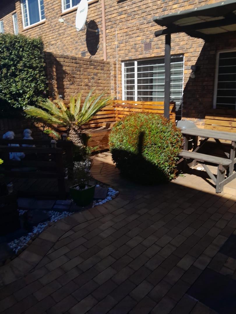 2 Bedroom Property for Sale in Freeway Park Gauteng