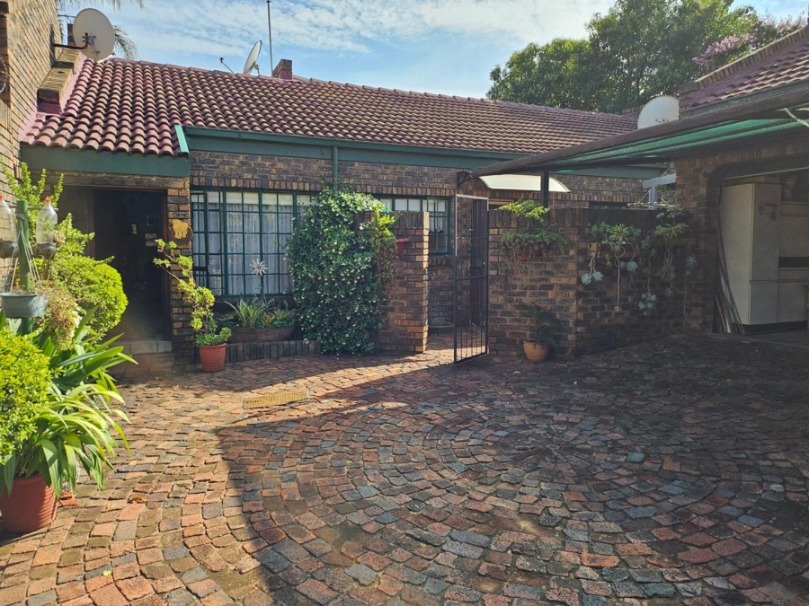 To Let 2 Bedroom Property for Rent in Wapadrand Gauteng