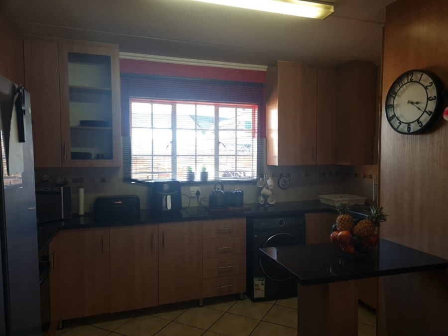To Let 2 Bedroom Property for Rent in Riversdale Gauteng
