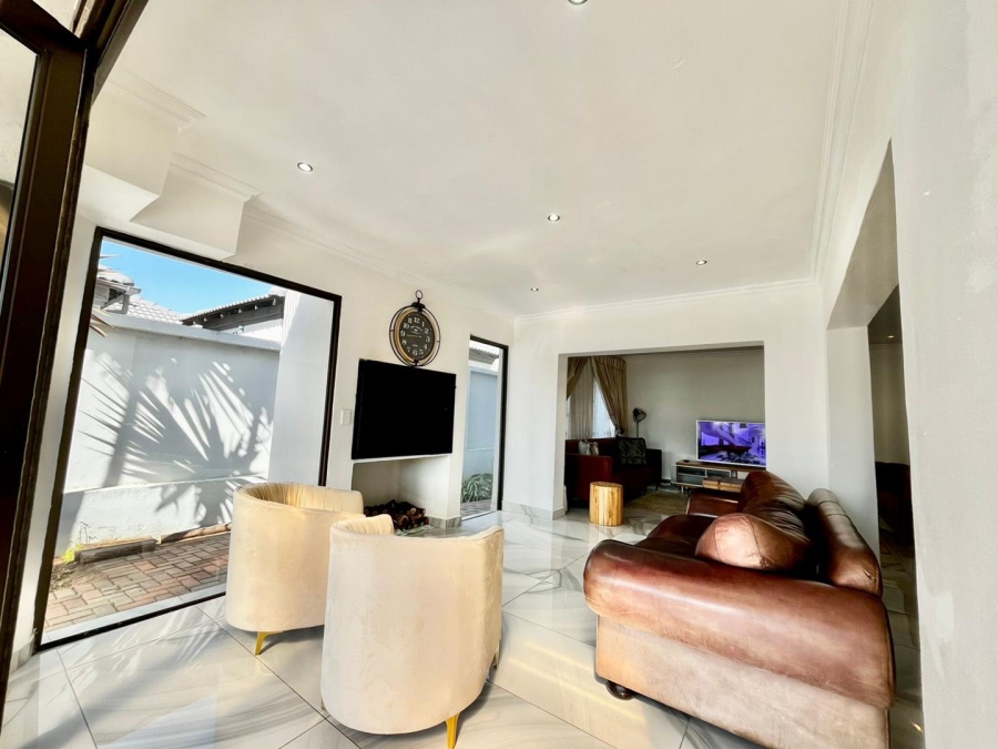 4 Bedroom Property for Sale in Willow Acres Gauteng