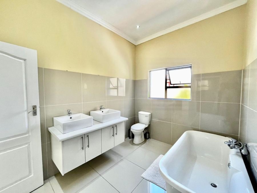 4 Bedroom Property for Sale in Willow Acres Gauteng