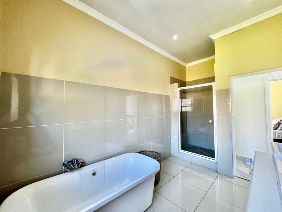 4 Bedroom Property for Sale in Willow Acres Gauteng