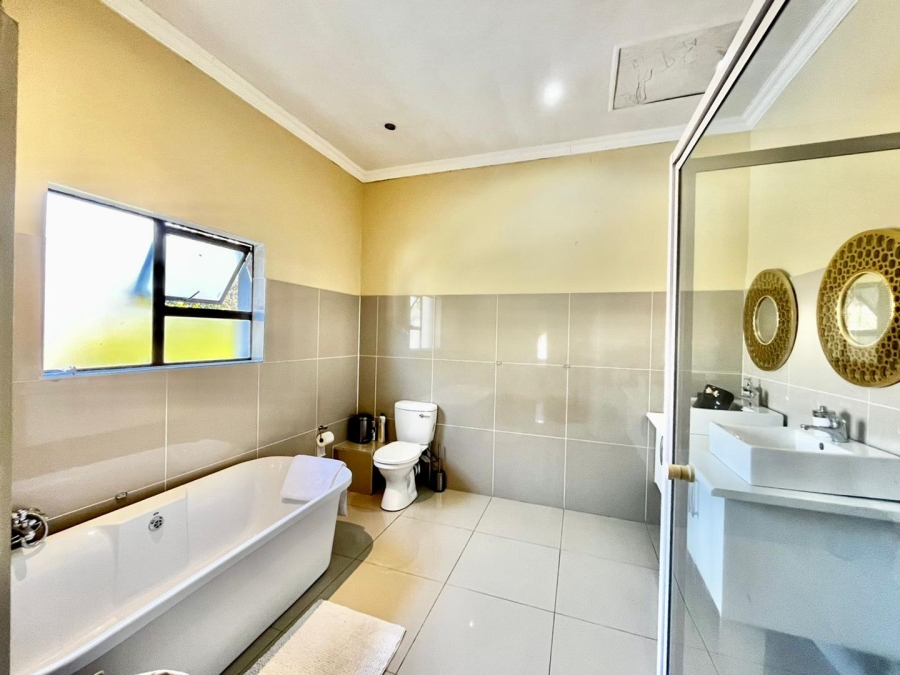 4 Bedroom Property for Sale in Willow Acres Gauteng