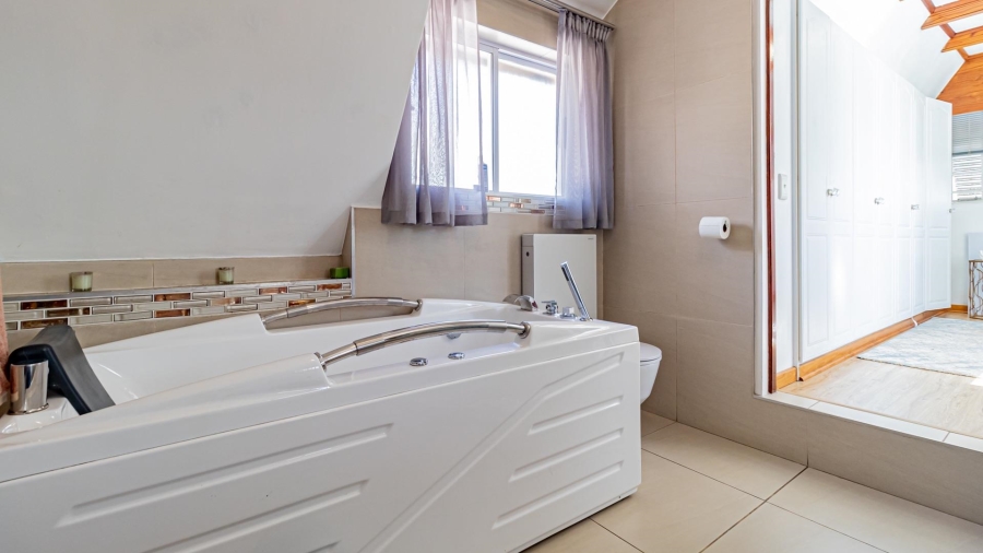 3 Bedroom Property for Sale in Bryanston Gauteng