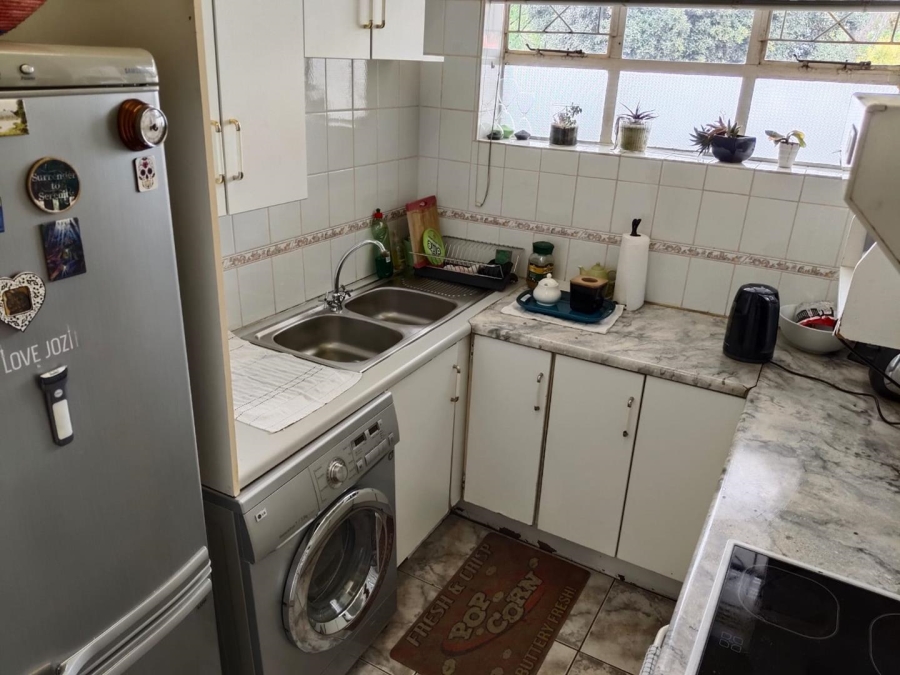 To Let 2 Bedroom Property for Rent in Craighall Park Gauteng