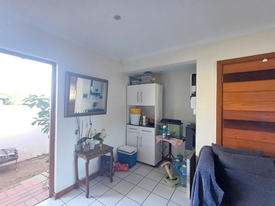 To Let 3 Bedroom Property for Rent in Bromhof Gauteng