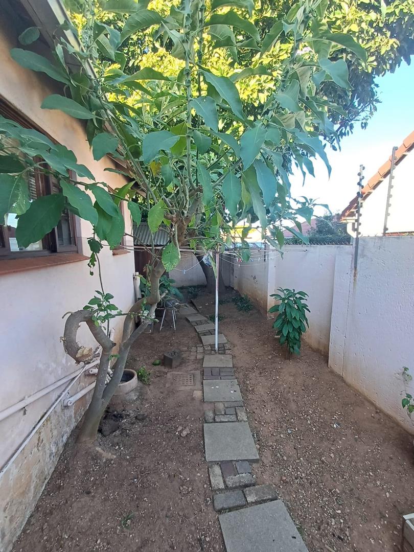 To Let 3 Bedroom Property for Rent in Bromhof Gauteng