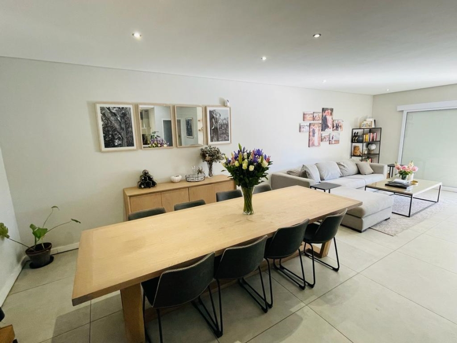 To Let 2 Bedroom Property for Rent in Sandhurst Gauteng