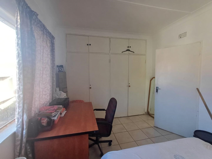 To Let 2 Bedroom Property for Rent in Fontainebleau Gauteng
