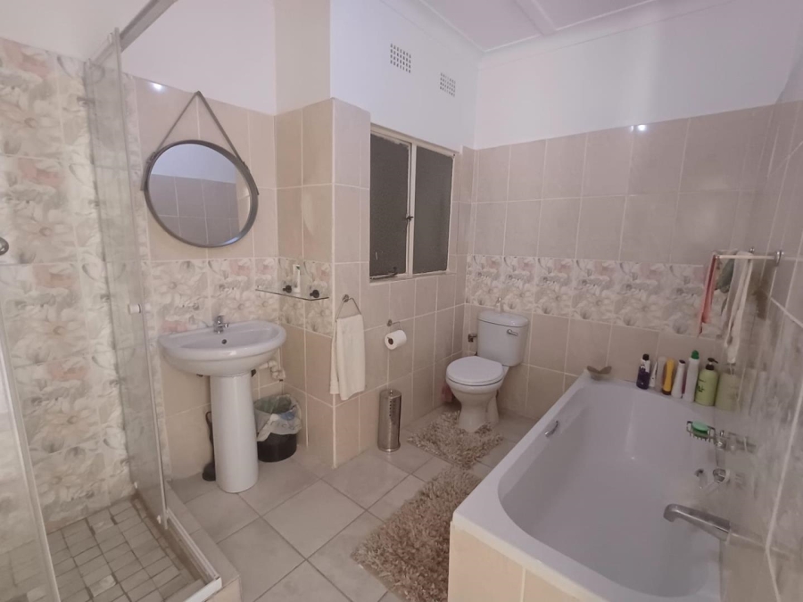 To Let 2 Bedroom Property for Rent in Fontainebleau Gauteng