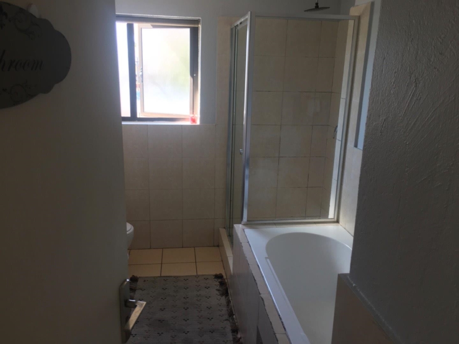 2 Bedroom Property for Sale in Noordwyk Gauteng