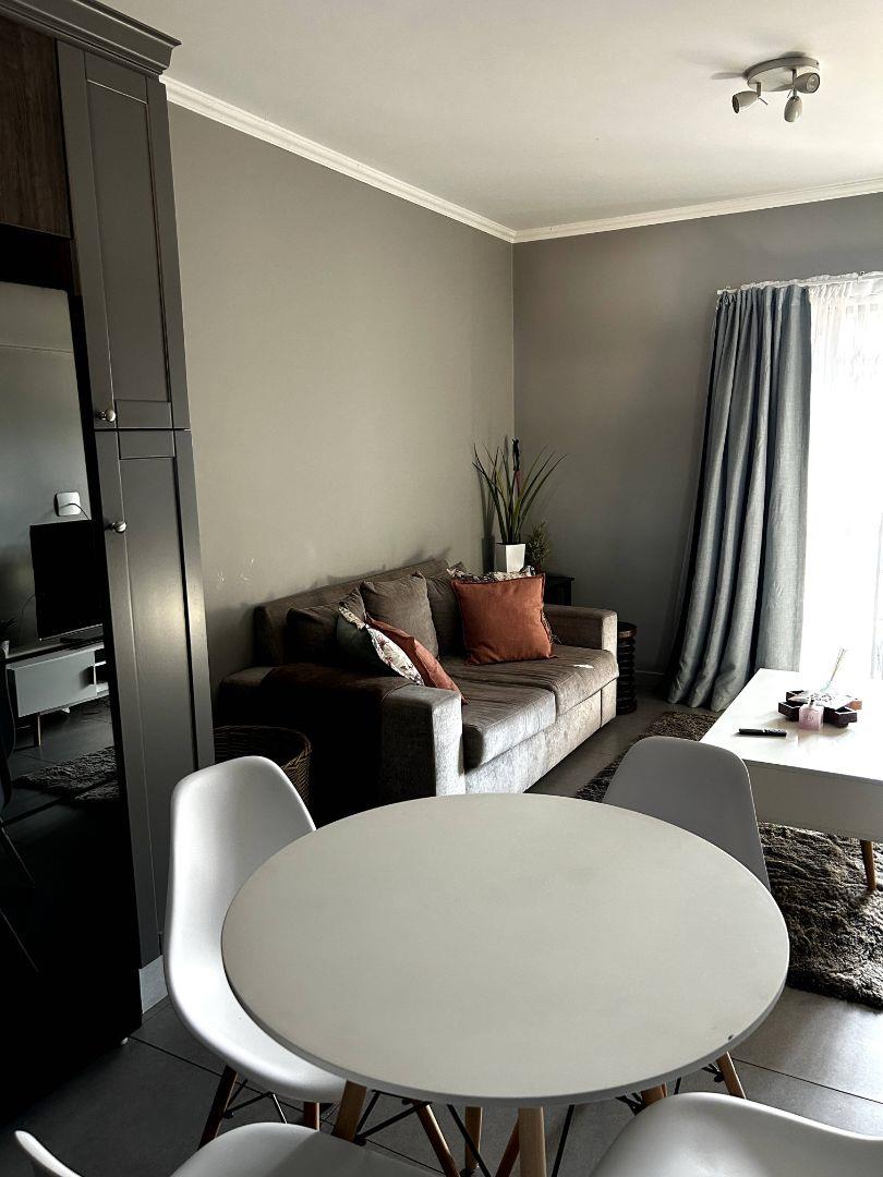 To Let 1 Bedroom Property for Rent in Bryanston Gauteng