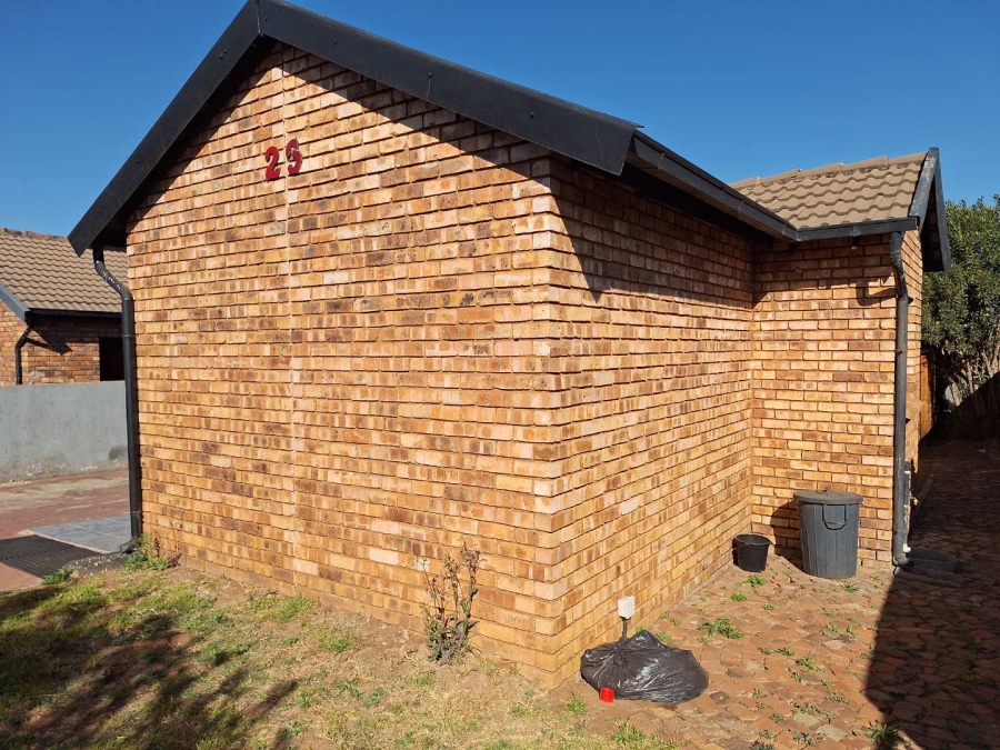 To Let 3 Bedroom Property for Rent in Danville Gauteng