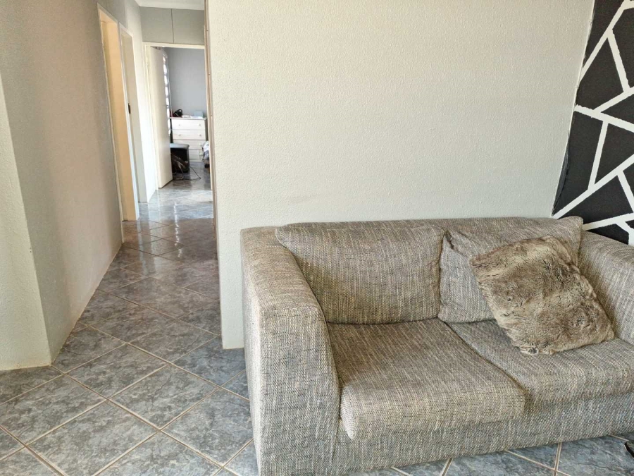 To Let 3 Bedroom Property for Rent in Danville Gauteng