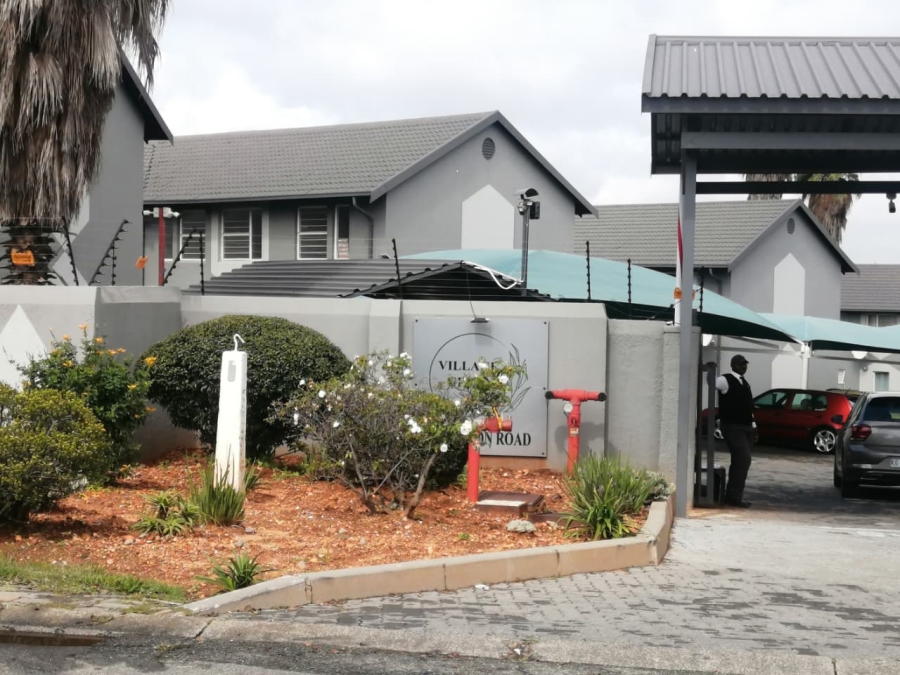 1 Bedroom Property for Sale in Ridgeway Ext 4 Gauteng