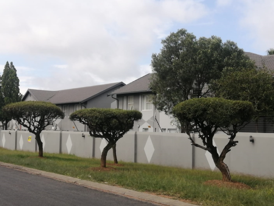1 Bedroom Property for Sale in Ridgeway Ext 4 Gauteng