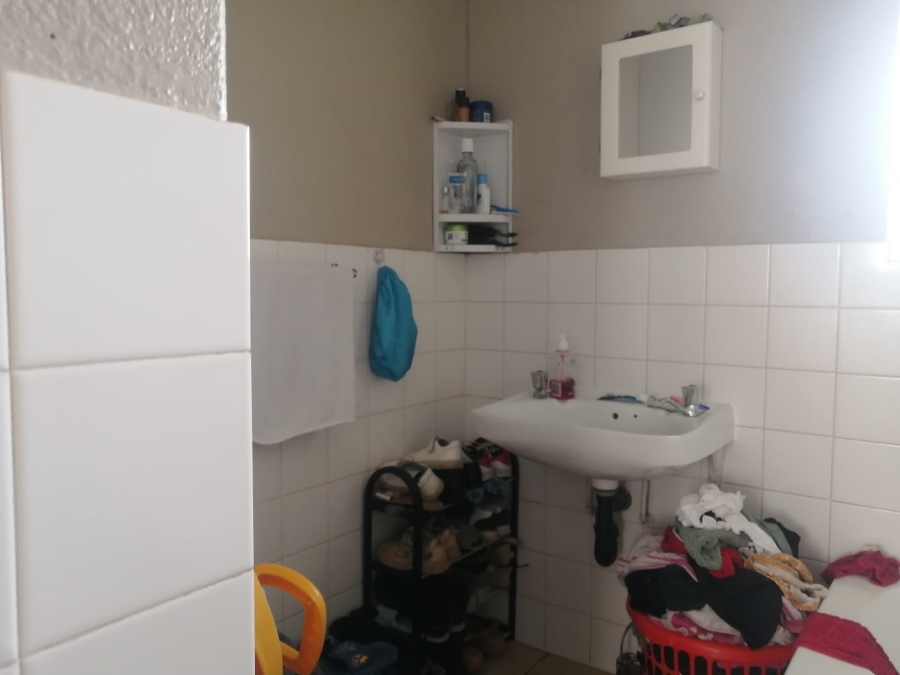 1 Bedroom Property for Sale in Ridgeway Ext 4 Gauteng