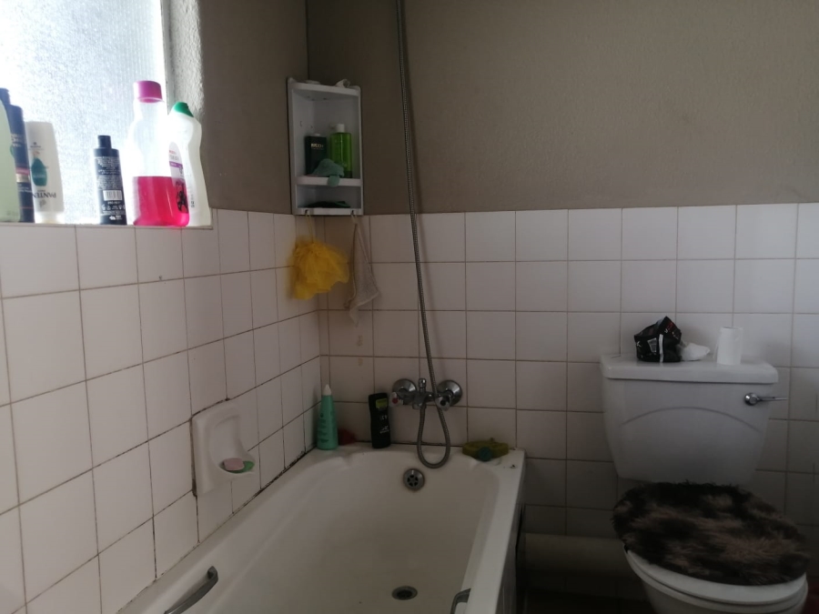 1 Bedroom Property for Sale in Ridgeway Ext 4 Gauteng