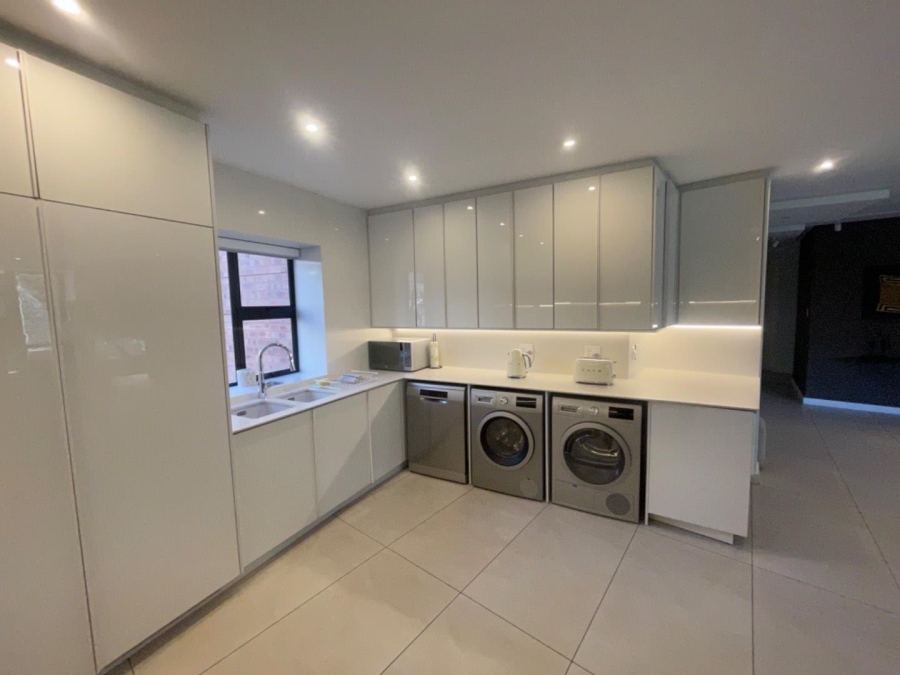 To Let 3 Bedroom Property for Rent in Benmore Gardens Gauteng