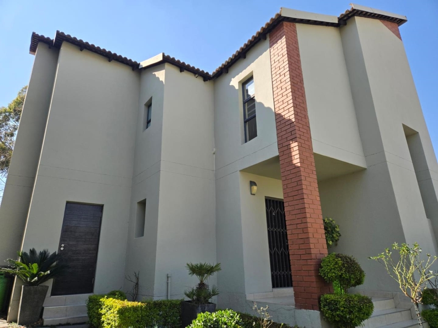 To Let 3 Bedroom Property for Rent in Kyalami Hills Gauteng