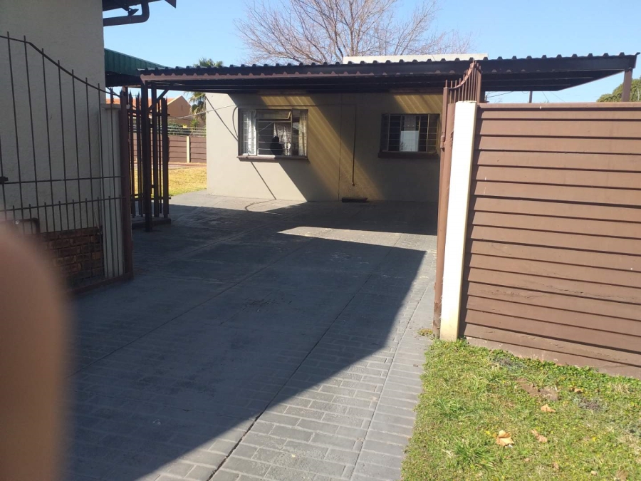3 Bedroom Property for Sale in Verwoerdpark Gauteng