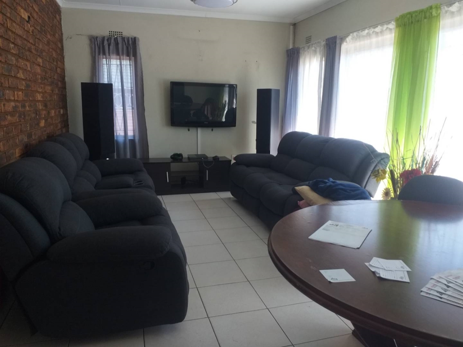 3 Bedroom Property for Sale in Verwoerdpark Gauteng