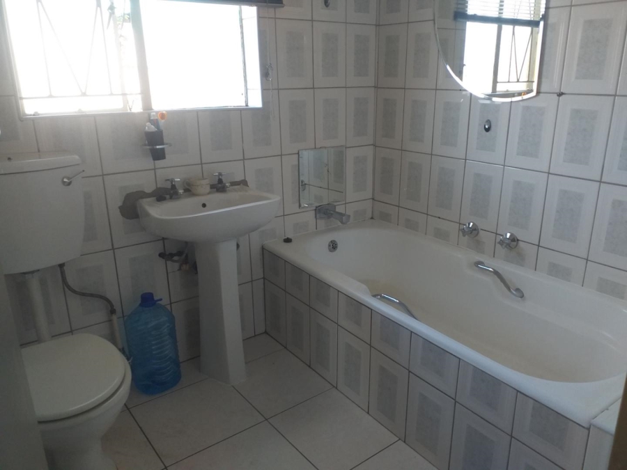3 Bedroom Property for Sale in Verwoerdpark Gauteng