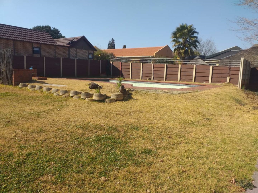 3 Bedroom Property for Sale in Verwoerdpark Gauteng