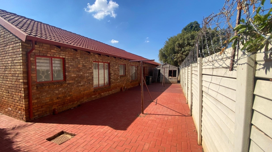 3 Bedroom Property for Sale in Chantelle Gauteng