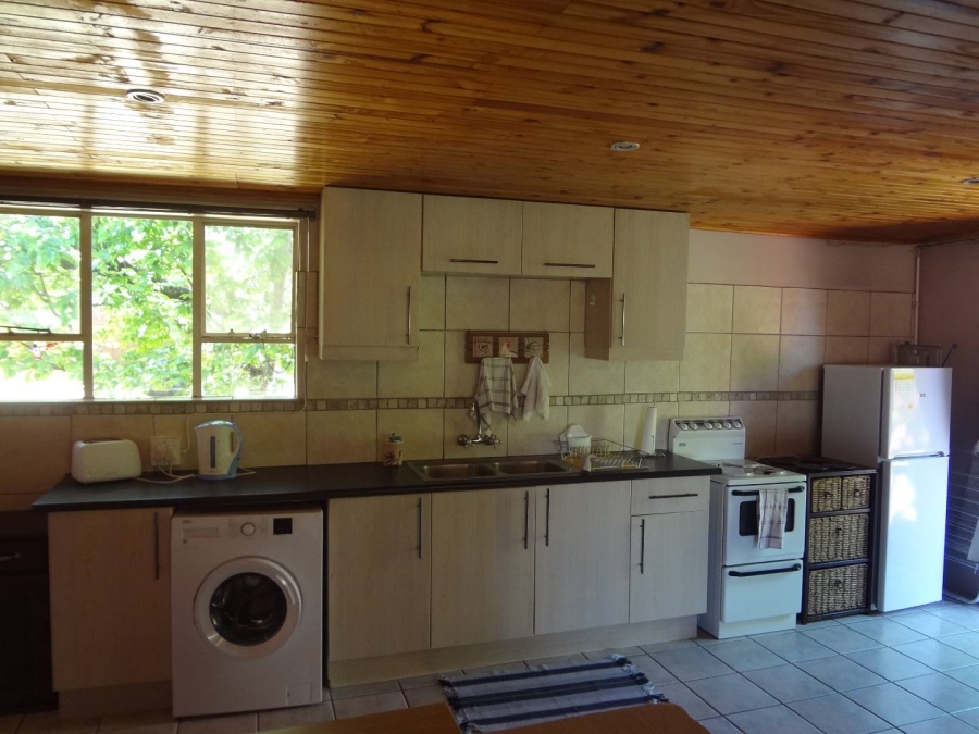 To Let 1 Bedroom Property for Rent in Douglasdale Gauteng