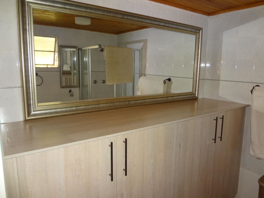 To Let 1 Bedroom Property for Rent in Douglasdale Gauteng