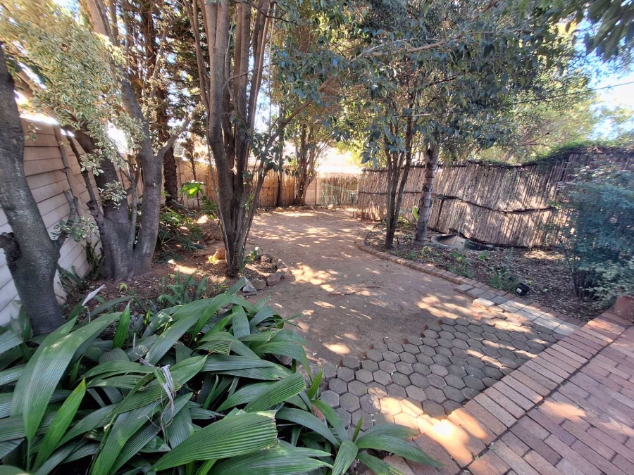 To Let 1 Bedroom Property for Rent in Bromhof Gauteng
