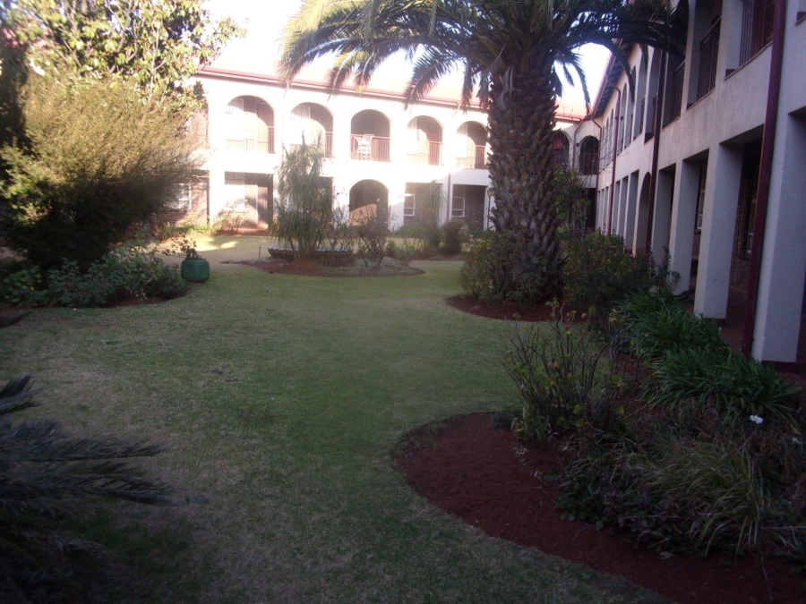 To Let 1 Bedroom Property for Rent in Roodepoort Gauteng