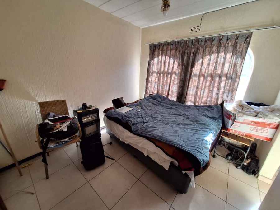 1 Bedroom Property for Sale in Roodepoort Gauteng