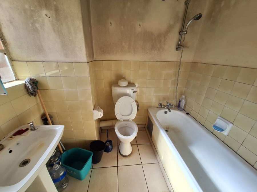 1 Bedroom Property for Sale in Roodepoort Gauteng