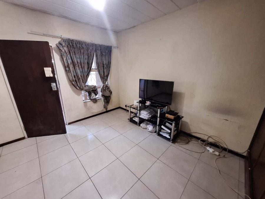 1 Bedroom Property for Sale in Roodepoort Gauteng