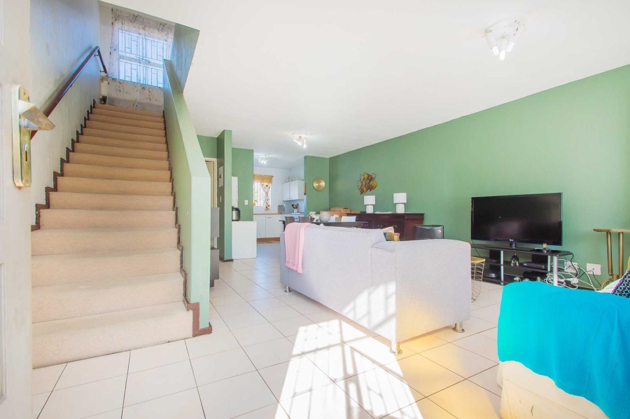 2 Bedroom Property for Sale in Weltevreden Park Gauteng