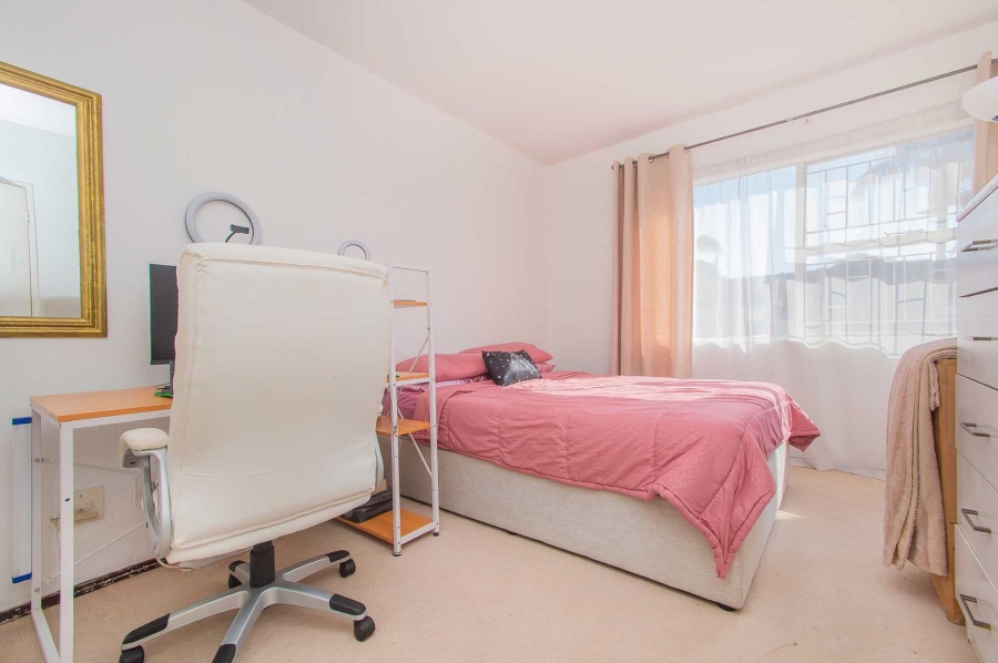 2 Bedroom Property for Sale in Weltevreden Park Gauteng