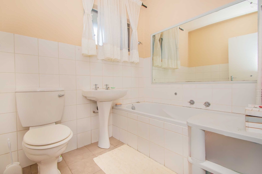 2 Bedroom Property for Sale in Weltevreden Park Gauteng