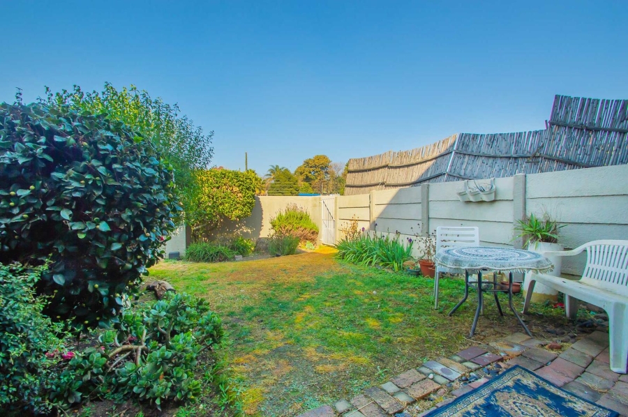 2 Bedroom Property for Sale in Weltevreden Park Gauteng