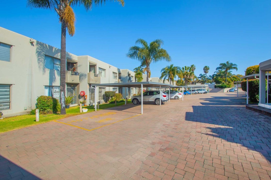 2 Bedroom Property for Sale in Weltevreden Park Gauteng