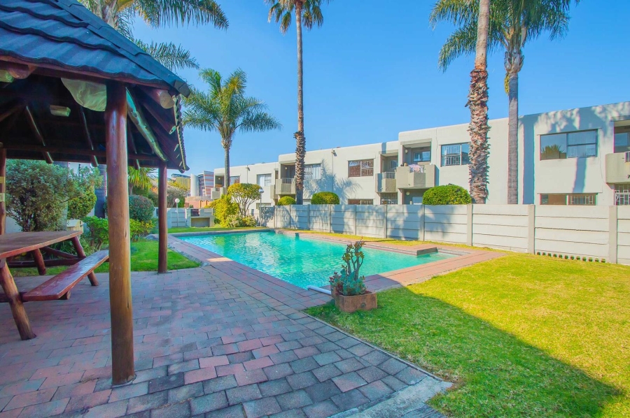 2 Bedroom Property for Sale in Weltevreden Park Gauteng