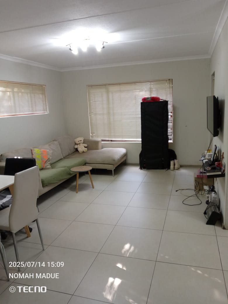 To Let 1 Bedroom Property for Rent in Benmore Gardens Gauteng