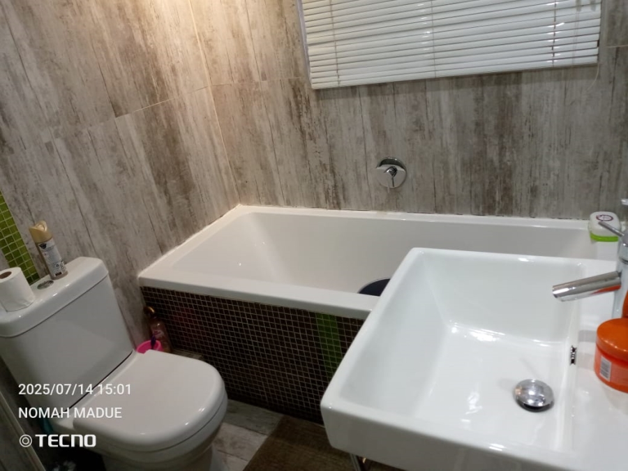 To Let 1 Bedroom Property for Rent in Benmore Gardens Gauteng
