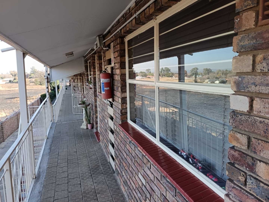2 Bedroom Property for Sale in Brackendowns Gauteng