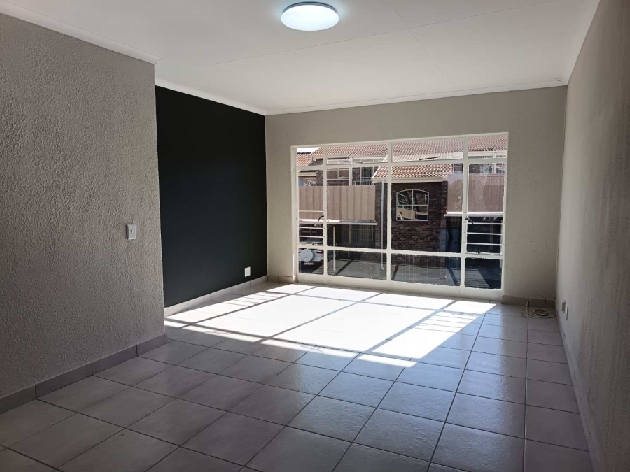 2 Bedroom Property for Sale in Brackendowns Gauteng