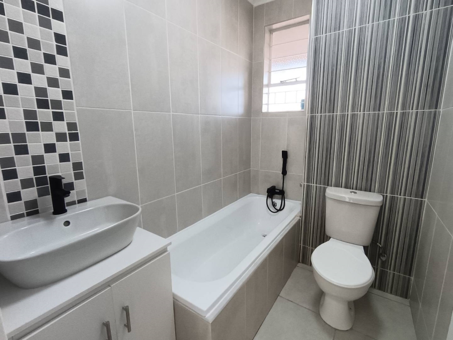 2 Bedroom Property for Sale in Brackendowns Gauteng
