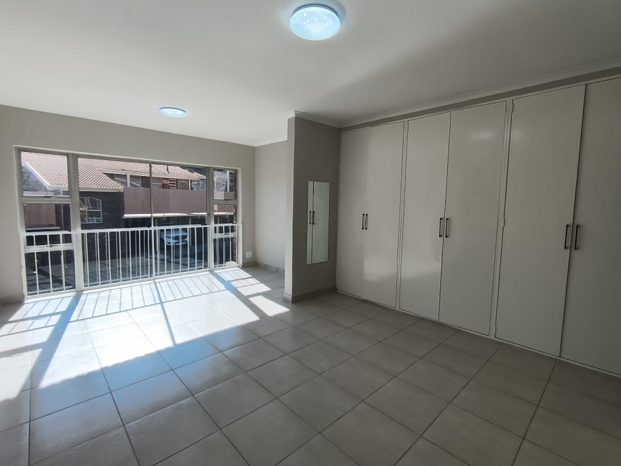 2 Bedroom Property for Sale in Brackendowns Gauteng
